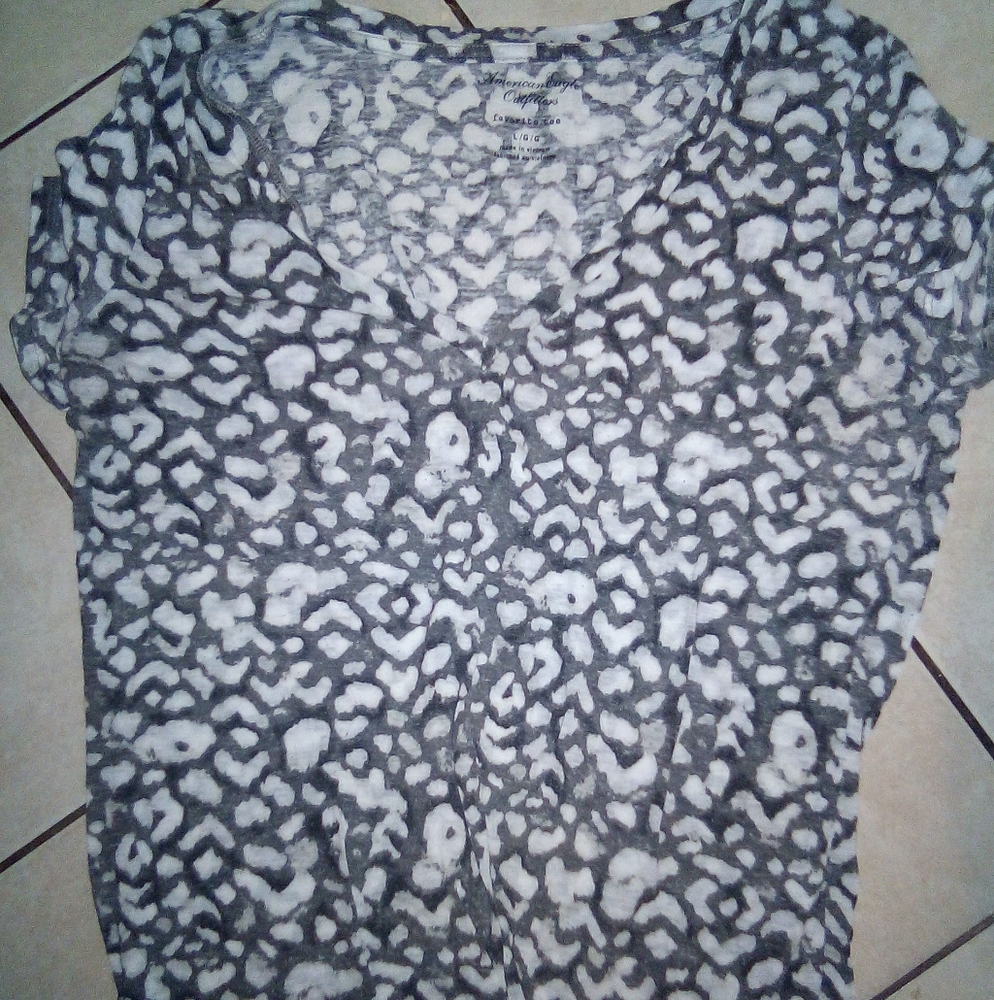 American Eagle favorite tee